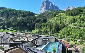 Hotel Touring Dolomites