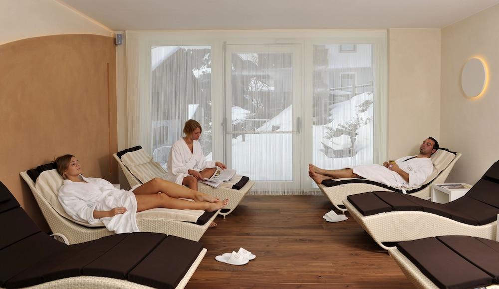 Hotel Touring Dolomites Santa Cristina Val Gardena Esterno foto