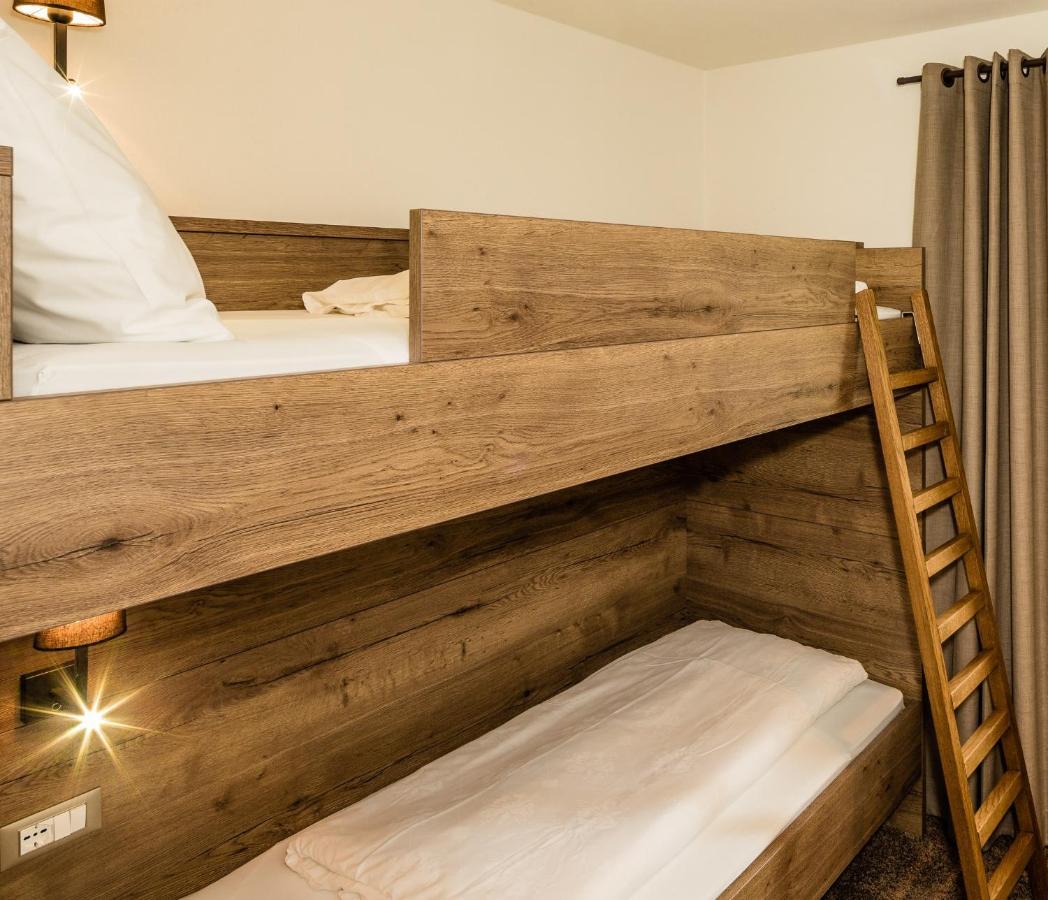 Hotel Touring Dolomites Santa Cristina Val Gardena Esterno foto