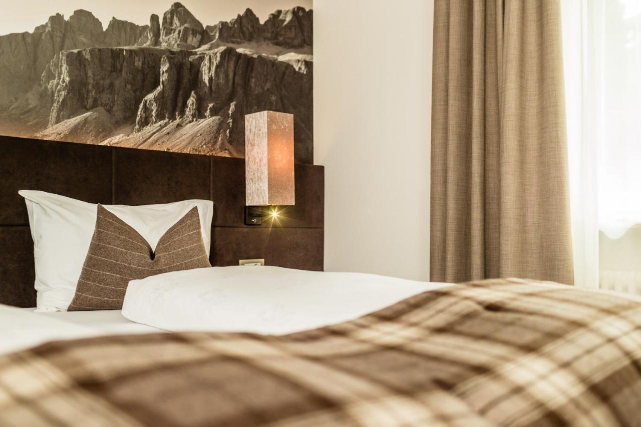 Hotel Touring Dolomites Santa Cristina Val Gardena Esterno foto