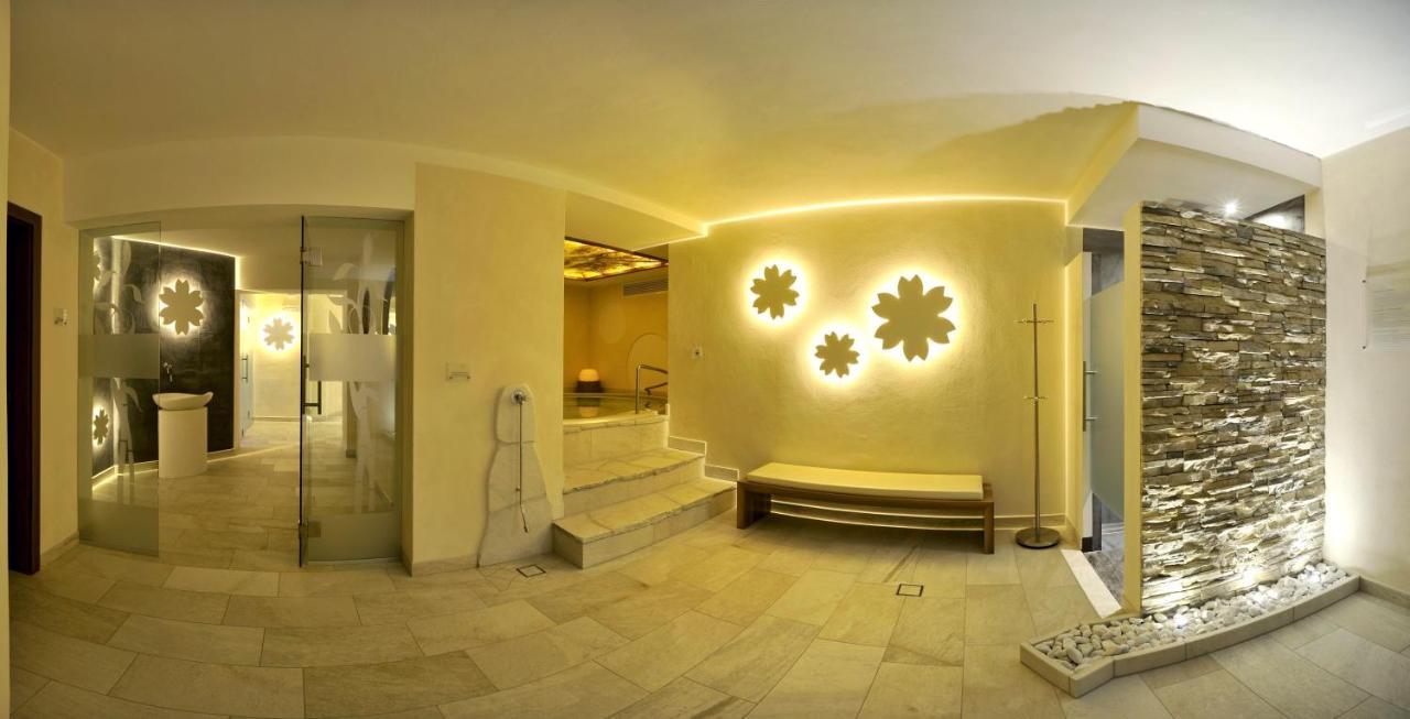 Hotel Touring Dolomites Santa Cristina Val Gardena Esterno foto
