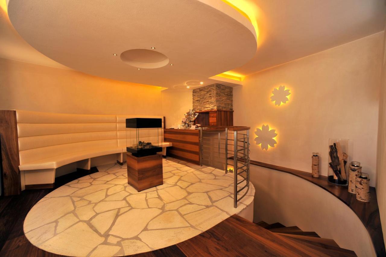 Hotel Touring Dolomites Santa Cristina Val Gardena Esterno foto