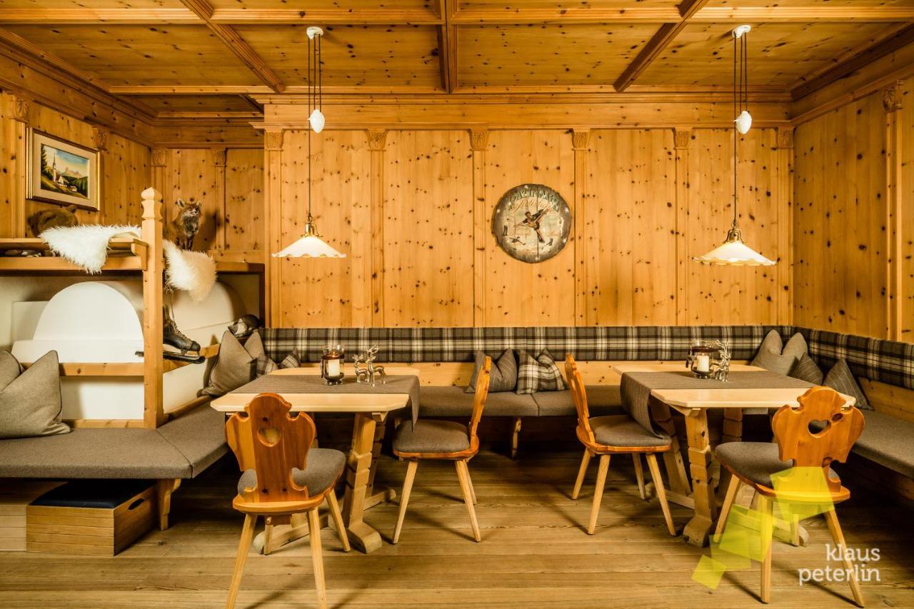 Hotel Touring Dolomites Santa Cristina Val Gardena Esterno foto