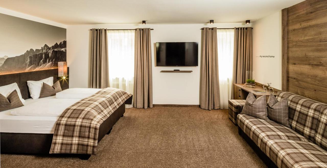 Hotel Touring Dolomites Santa Cristina Val Gardena Esterno foto