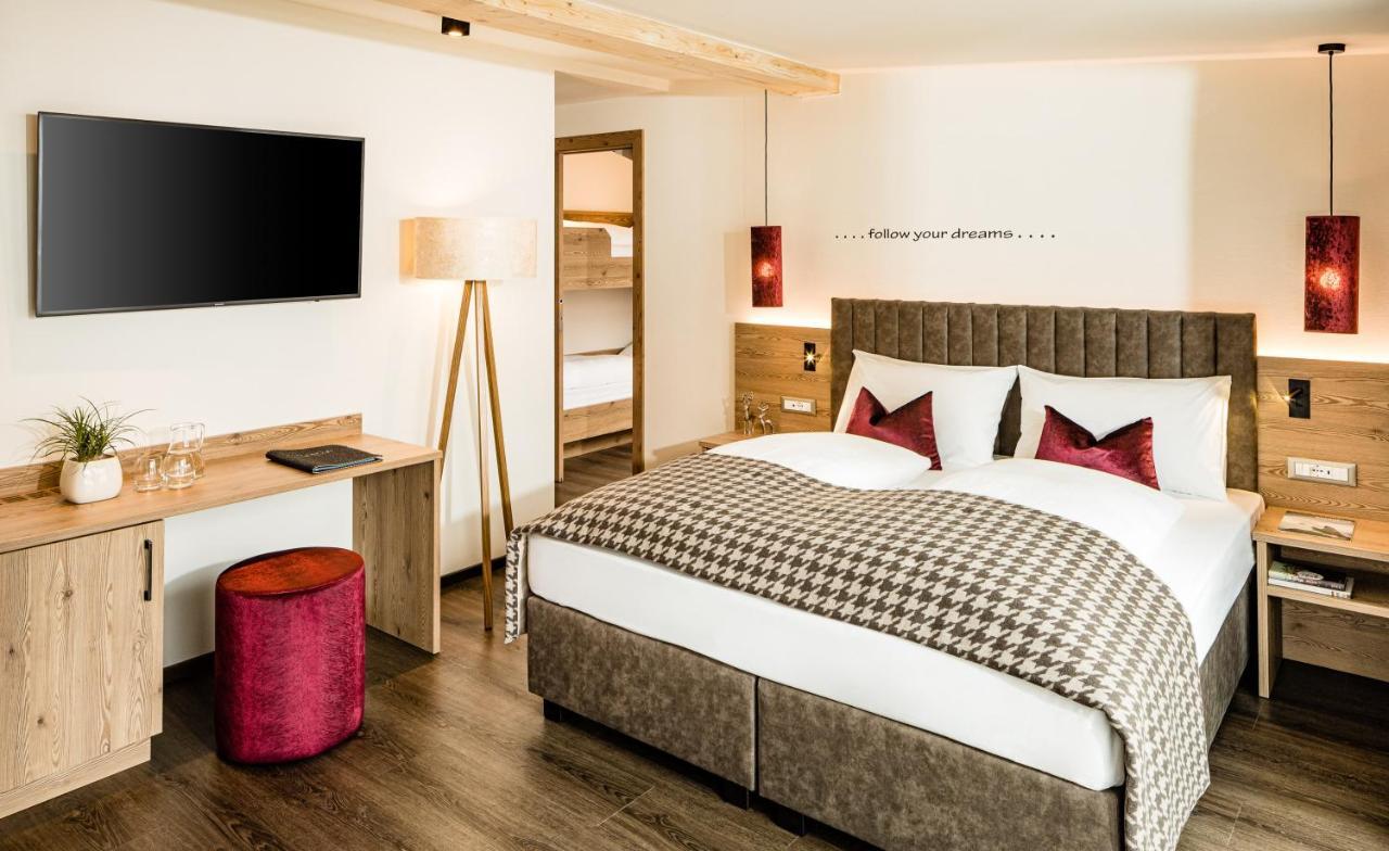 Hotel Touring Dolomites Santa Cristina Val Gardena Esterno foto